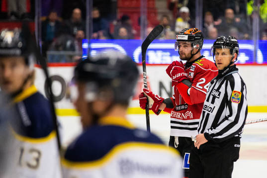 Örebros Aaron Irving deppar