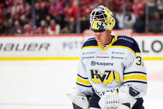 s målvakt Jonas Gunnarsson deppar