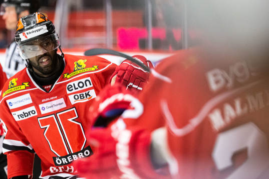 Örebros Daniel Muzito Bagenda jublar