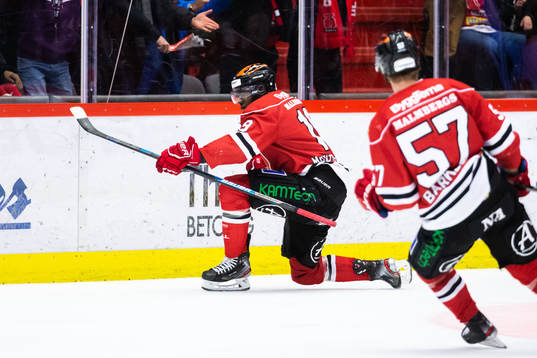 Örebros Daniel Muzito Bagenda jublar