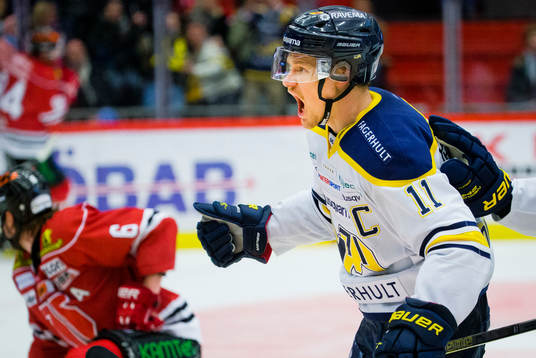 s Simon Önerud gör 2-4 och jublar