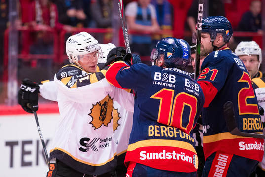 Skellefteås Linus Lindström i ett bråk med Djurgårdens