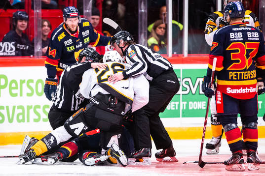 Skellefteås Patrik Norén i ett bråk