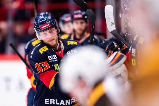 Djurgårdens Linus Hultström jublar