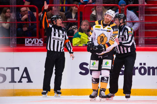Skellefteås Pontus Widerström blir utvisad