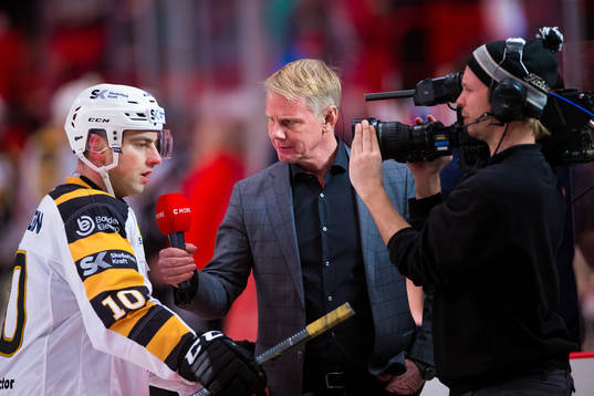 Cmores expert Niklas Wikegård intervjuar Skellefteås