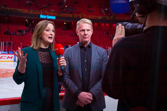 Cmores programledare Lena Sundqvist och expert Niklas