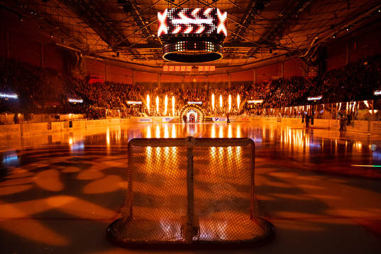 Frölundas intro innan ishockeymatchen i SHL mellan