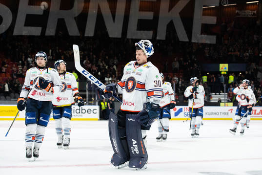 Växjös målvakt Viktor Fasth deppar