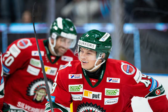 Frölundas Rhett Rakhshani jublar