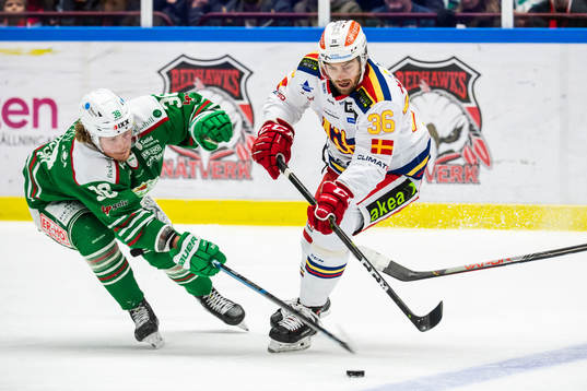 Rögles Erik Andersson och Malmö Redhawks Matias Myttynen