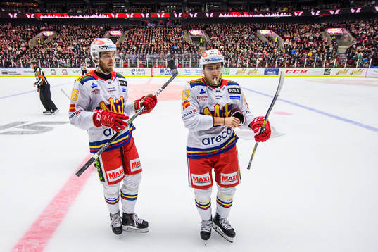 Malmö Redhawks Matias Myttynen och Konstantin Komarek