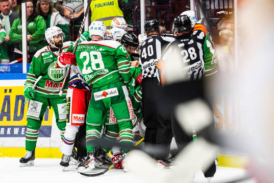 Bråk mellan spelarna