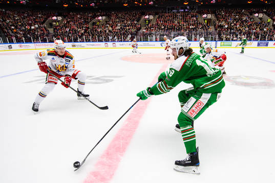 Malmö Redhawks Adam Ollas Mattsson och Rögles Dennis