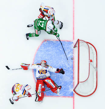 Rögles Taylor Matson gör 0-1 bakom Malmö Redhawks