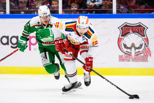 Malmö Redhawks Matias Myttynen och Rögles Erlend Lesund