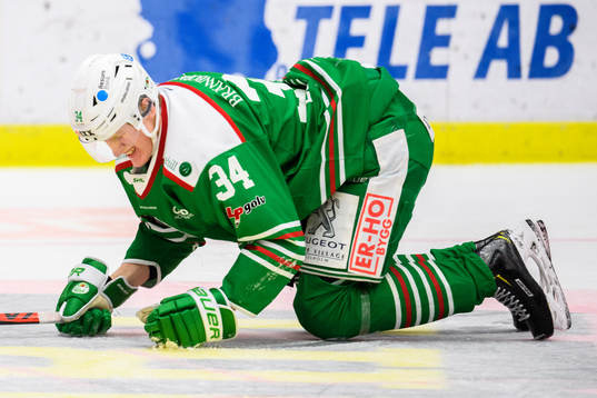 Rögles Adam Edström skadar sig och får lämna isen