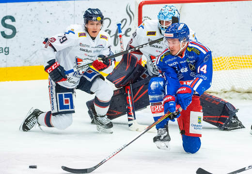 Oskarshamns Pontus Netterberg och Linköpings målvakt