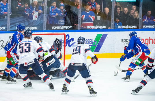 Oskarshamns Nicklas Heinerö gör här 1-0
