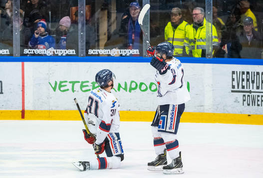 Linköpings Olle Lycksell jublar med Joe Whitney