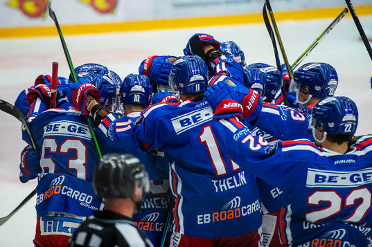 Oskarshamns spelare jublar