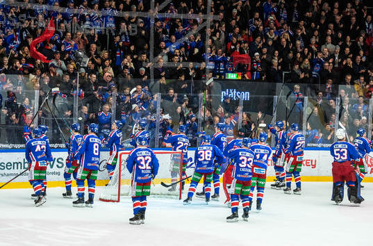 Oskarshamns spelare jublar