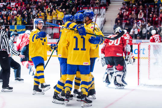 Samuel Fagemo of Sweden celebrate with teammates