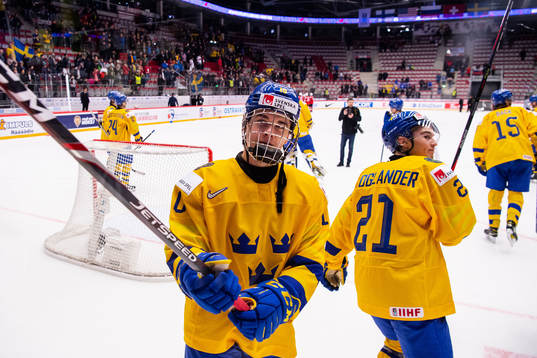 Alexander Holtz of Sweden celebrates