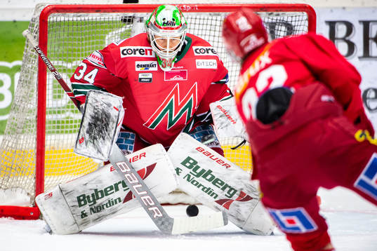 Modos målvakt Erik Hanses
