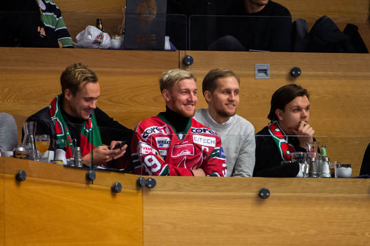 Emil Forsberg på läktaren