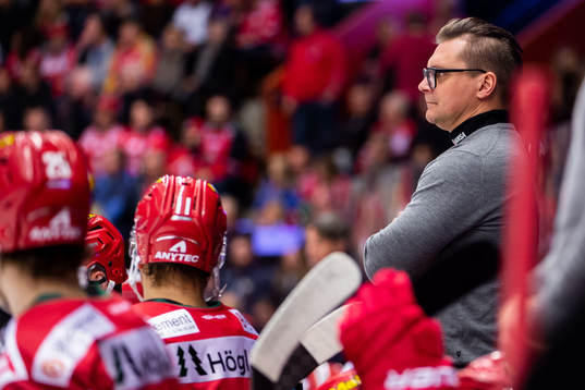 Modos tränare Björn Hellkvist