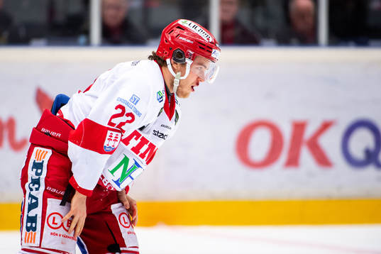 Timrås Emil Berglund blöder