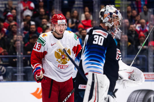 Grigori Denisenko of Russia and Goalkeeper Spencer Knight