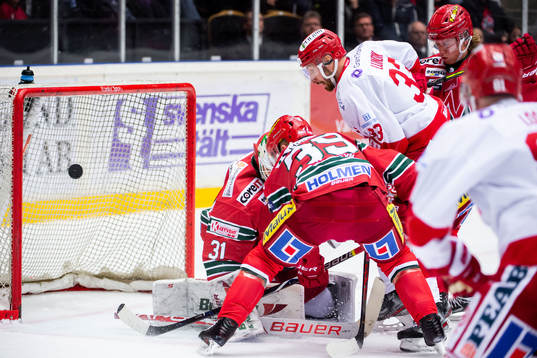 Timrås Albin Lundin med en målchans