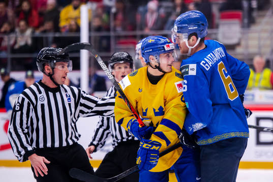Nils Höglander of Sweden and Tamirlan Gaitamirov of