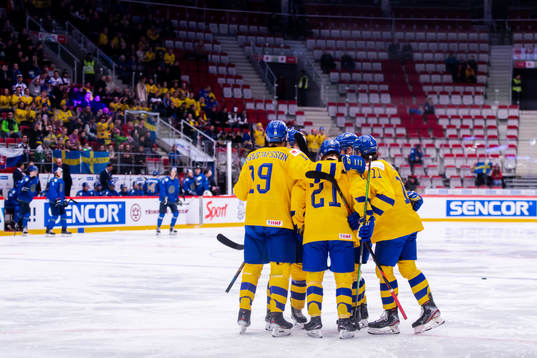 Samuel Fagemo of Sweden celebrate with teammates