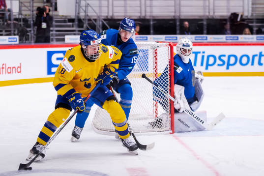 Lucas Raymond of Sweden and Denis Chaporov of Kazakhstan