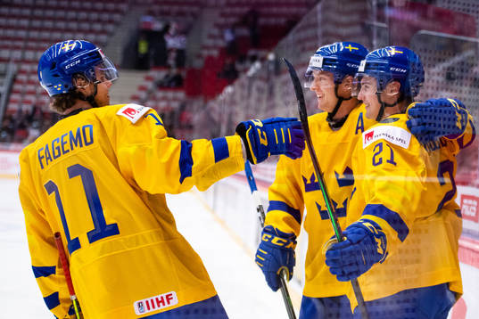 Samuel Fagemo , Rasmus Sandin and Nils Höglander of Sweden