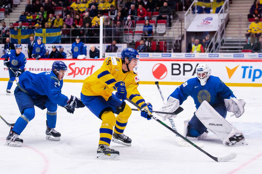 Oskar Bäck of Sweden