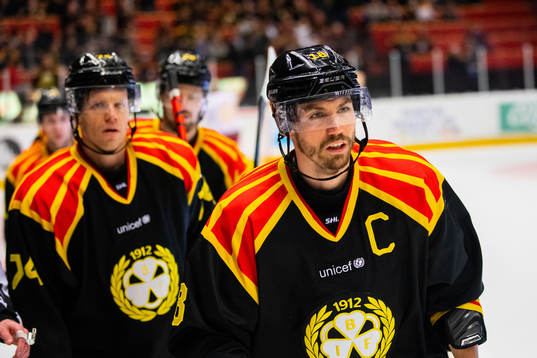 Brynäs Anton Rödin jublar