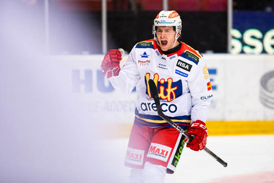 Malmö Redhawks Carl Persson jublar