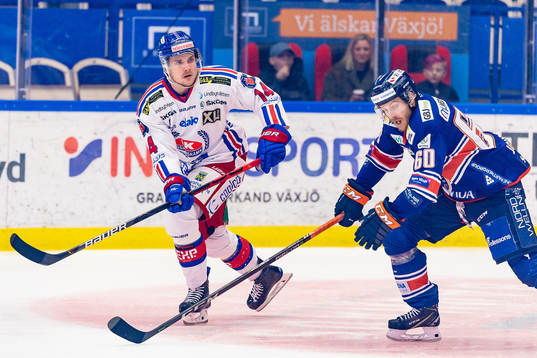 Oskarshamns Pontus Netterberg jagas av Växjös Erik
