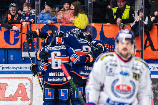 Växjös spelare jublar