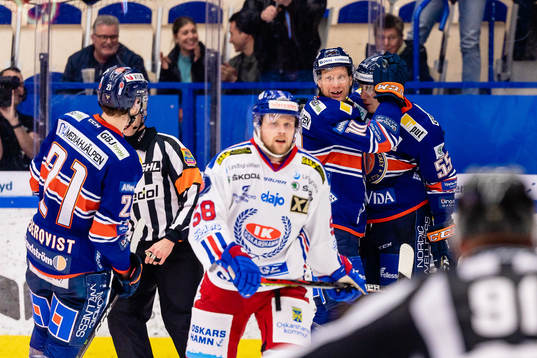 Växjös Richard Gynge jublar