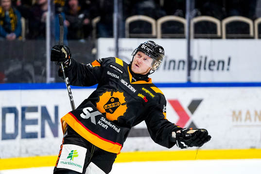 Skellefteås Tuomas Kiiskinen  jublar