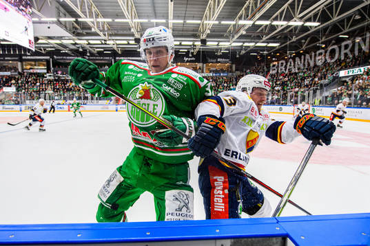 Rögles Gustav Olhaver och Djurgårdens Linus Hultström