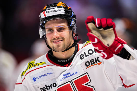 Örebros Mathias Bromé jublar