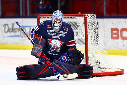 Räddning av Linköpings målvakt Jonas Gustavsson