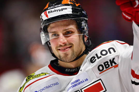 Örebros Mathias Bromé jublar