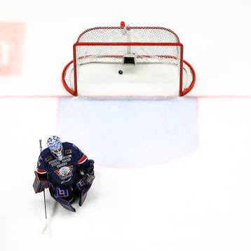 Linköpings målvakt Jonas Gustavsson deppar